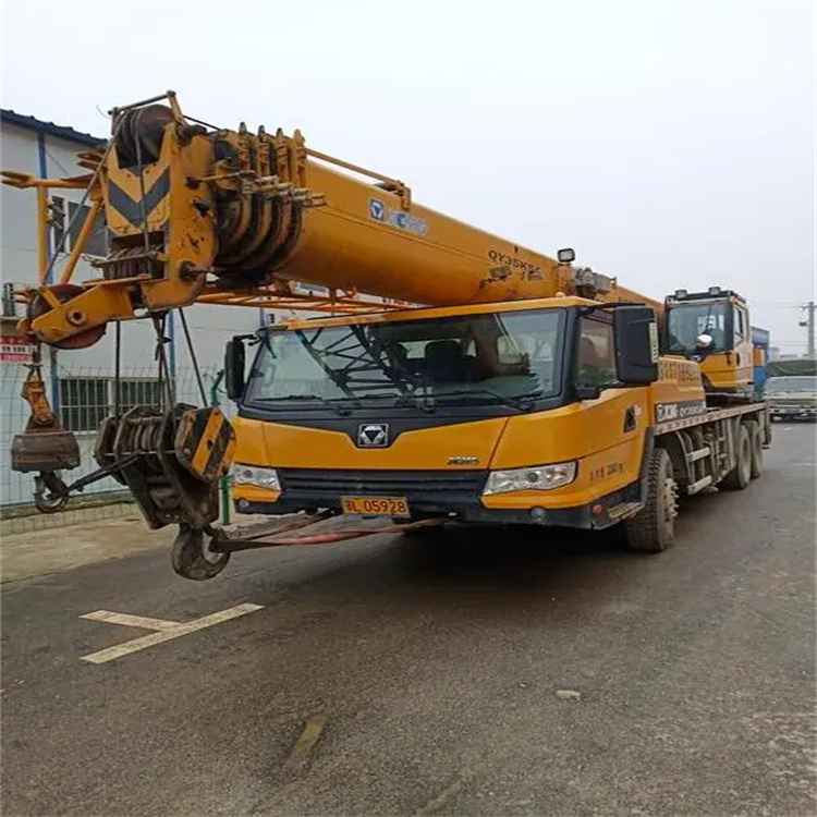 监利吊车出租保险：全面覆盖，安全无忧