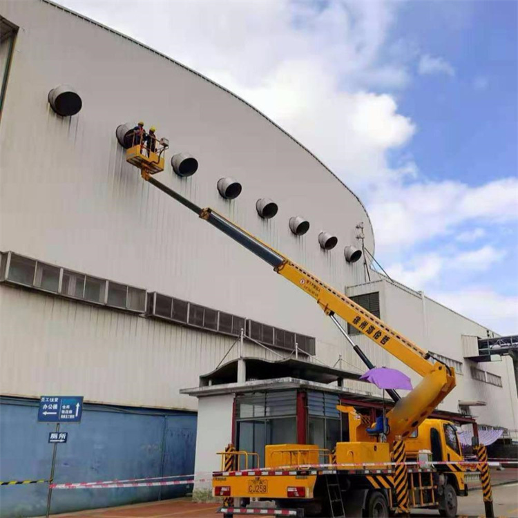 监利高空作业车出租服务：专业广告牌安装解决方案