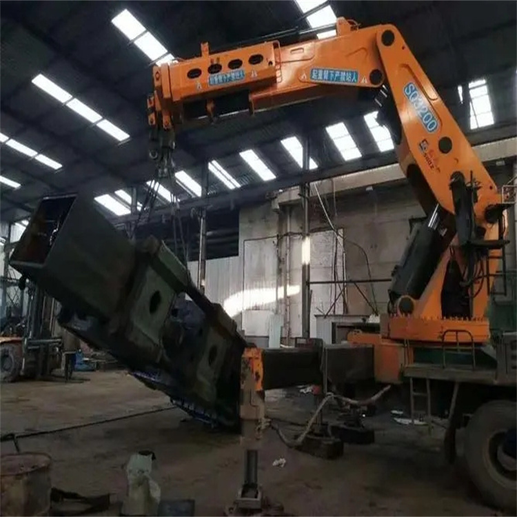 监利130吨折臂吊车出租吊机租赁附近电话