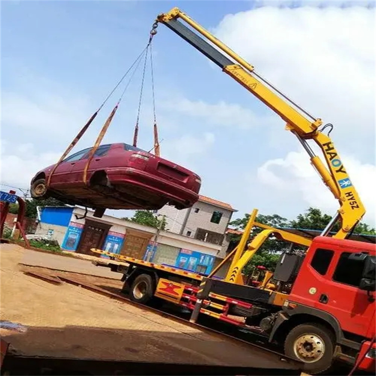 监利吊车吊汽车的正确方法